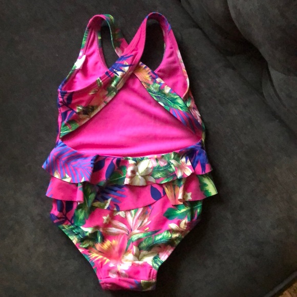 One piece swimsuit - Picture 2 of 2